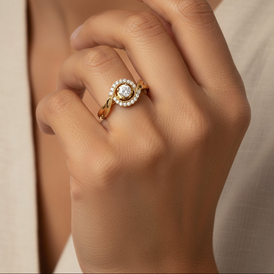 14K Yellow Gold 1/3 Cttw Diamond Solitaire and Halo Swirl Engagement Ring (G-H Color, VS2-SI1 Clarity)- Size 7