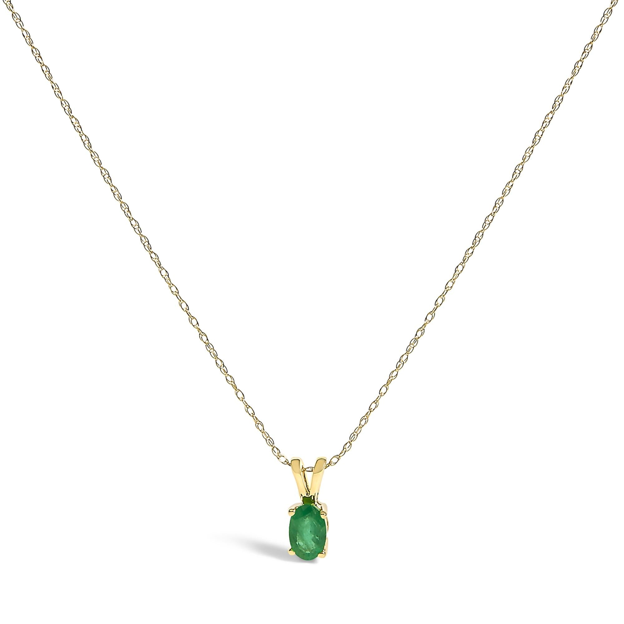 Esmé Solitaire Pendant Necklace