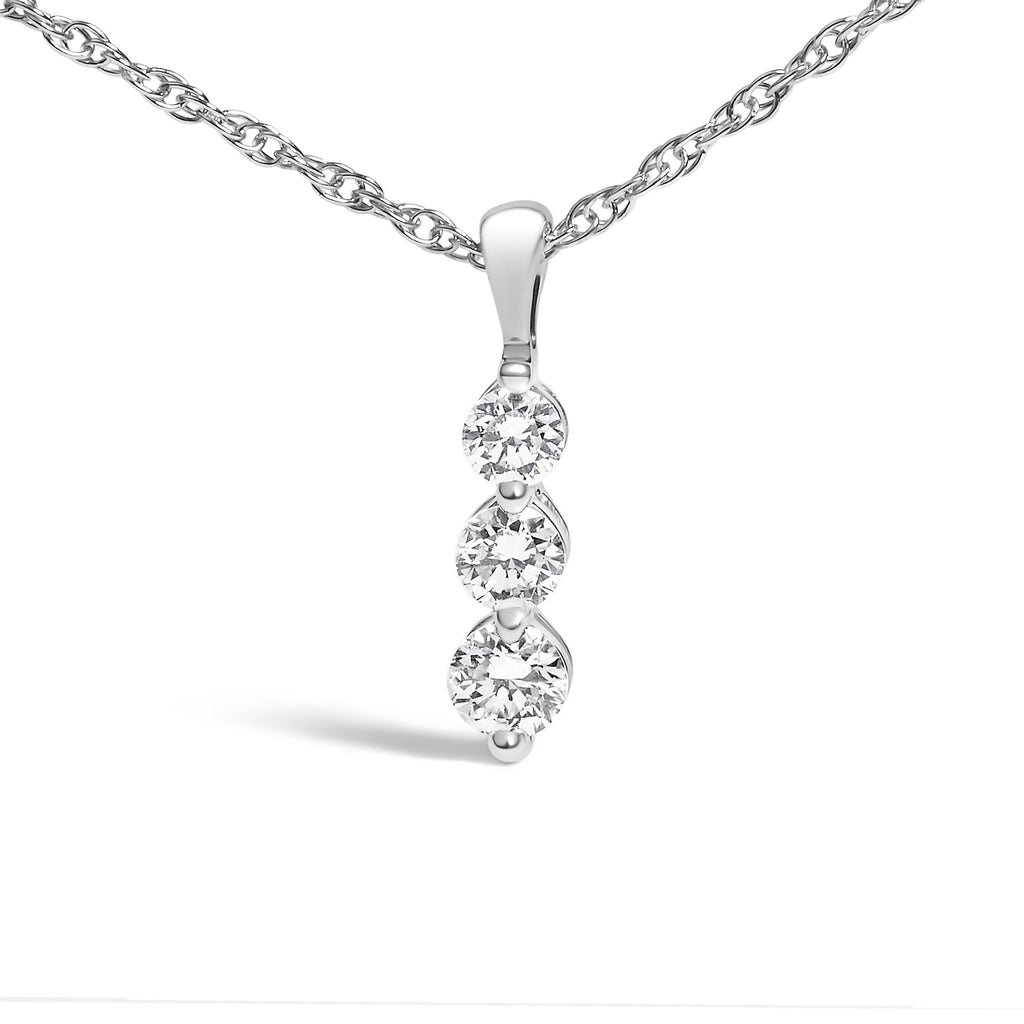 Collier avec pendentif en diamant à trois pierres Célestine
