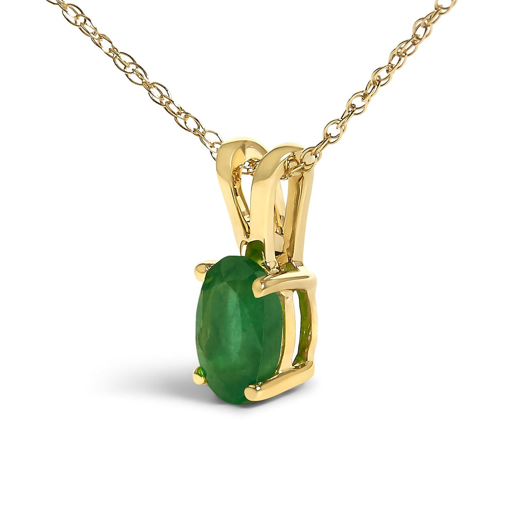 Esmé Solitaire Pendant Necklace