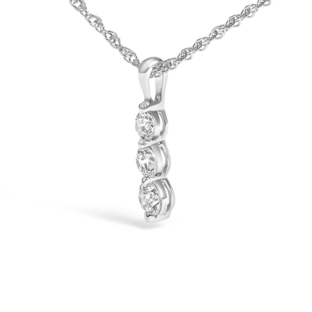 Collier avec pendentif en diamant à trois pierres Célestine