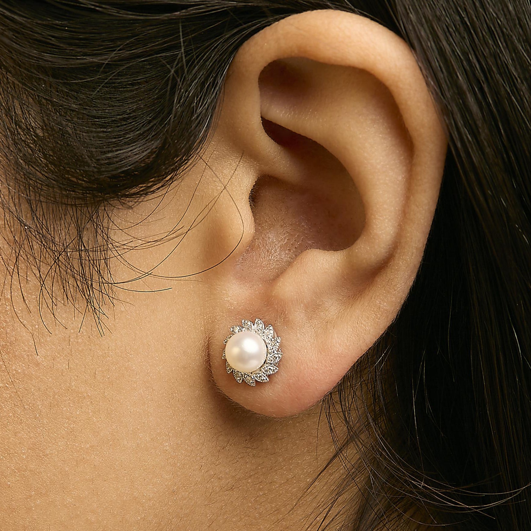 Alba Halo Stud Earrings