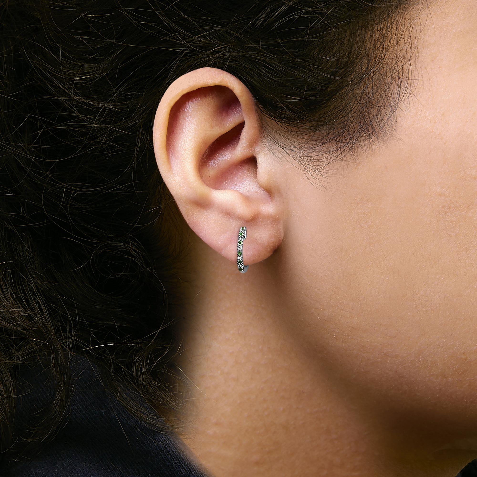 10K White Gold Alternating Emerald 1/10 Cttw Diamond Huggy Hoop Earrings (I-J Color, I1-I2 Clarity)